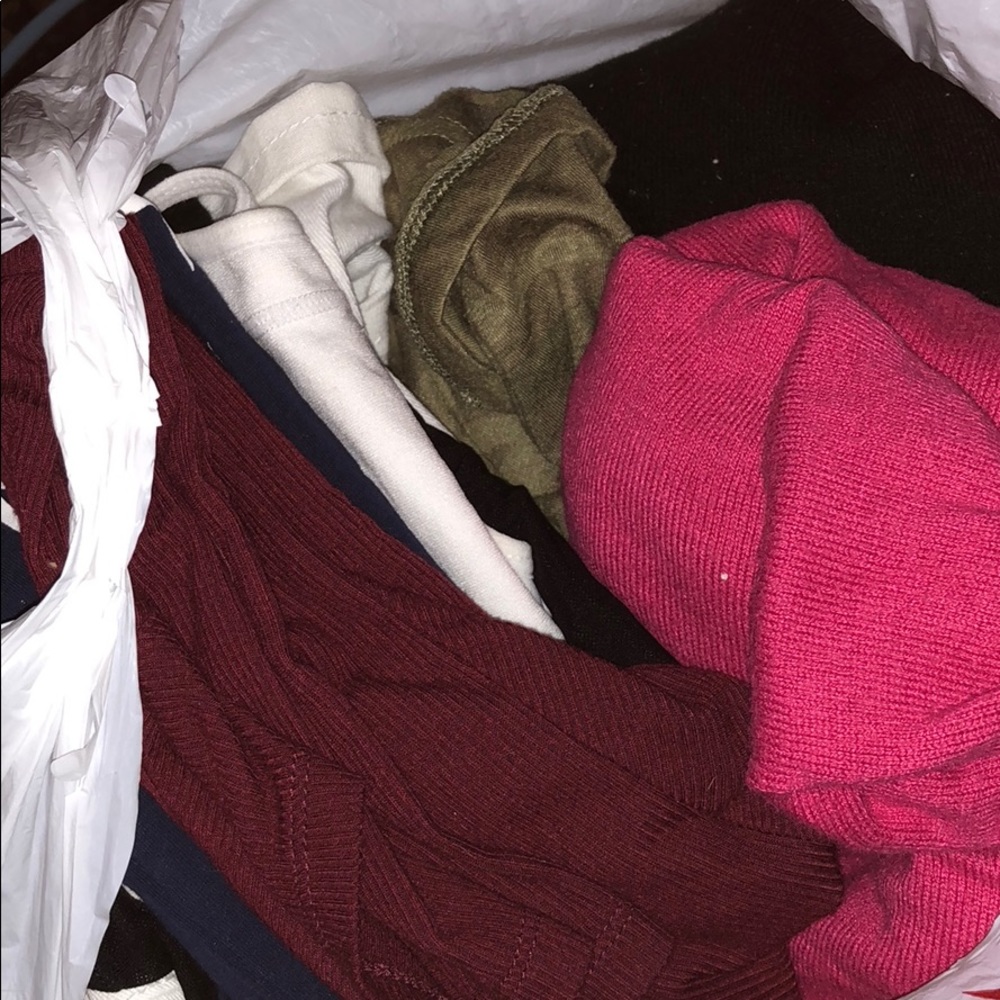 Mystery bag full of clothes - Picture 2 of 3